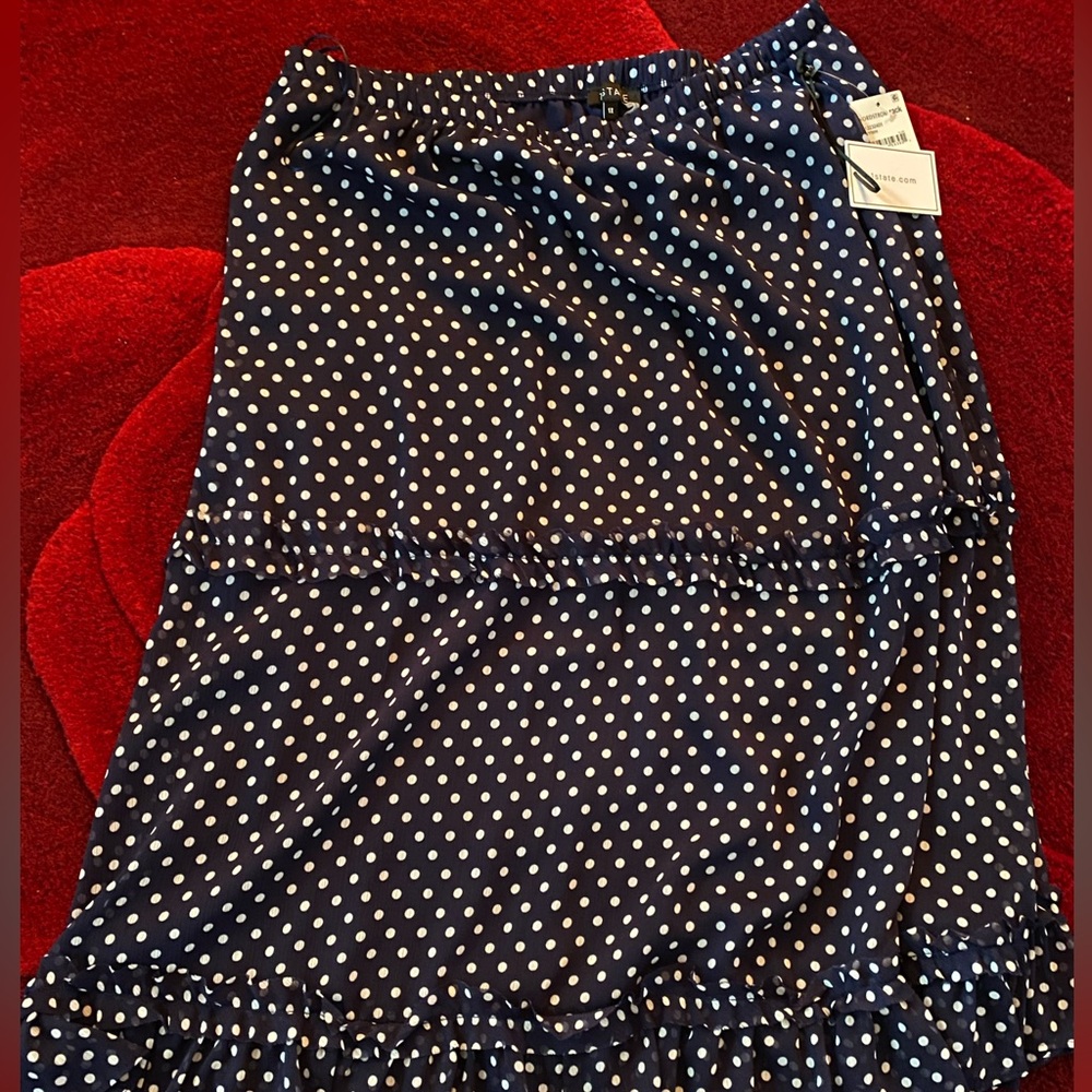 Mid length skirt